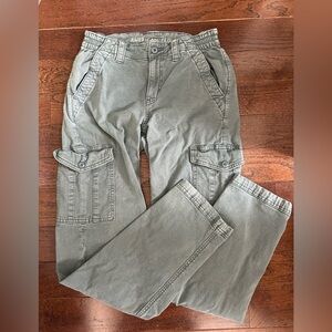 American Eagle Cargo Pants in Olive Green